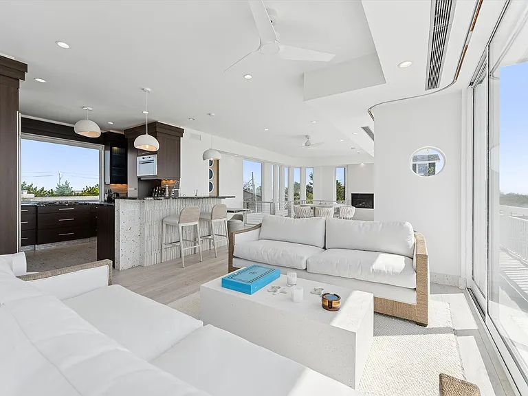 413B Dune Rd — Photo 11
