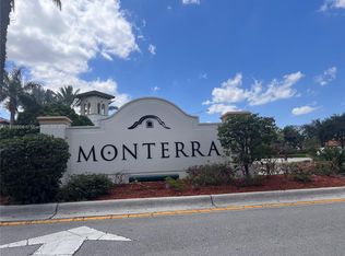 8378 NW 39th Ct, Hollywood, FL 33024