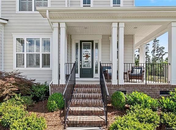 2nd image of 225 Monteray Oaks Cir