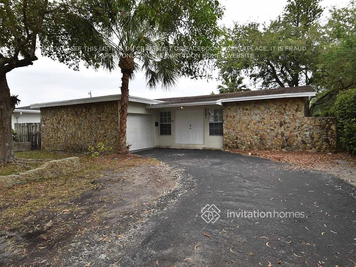 Building Photo - 8841 NW 21st Mnr