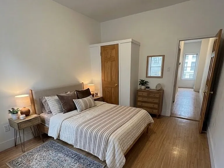 1348 Willoughby Ave #1R — Photo 2