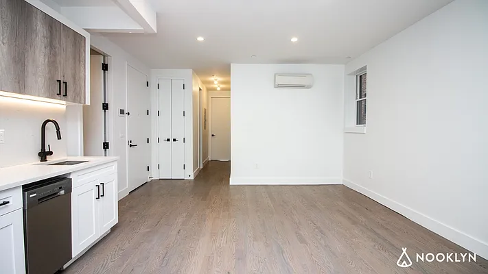 Rented by Nooklyn NYC LLC | media 13