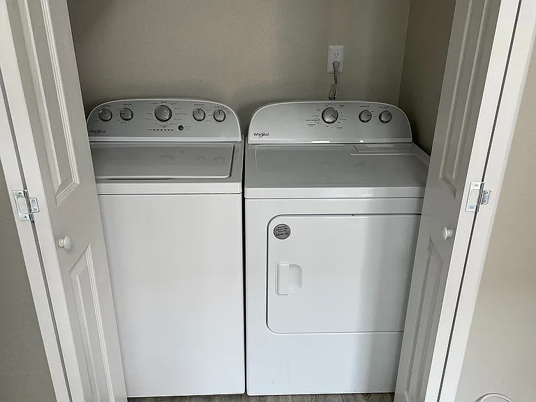 Full_Size_Washer_and_Dryer_472372