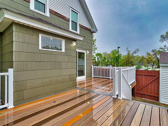 4th image of 315 34th St NE