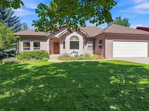 3rd image of 213 Hillcrest Drive
