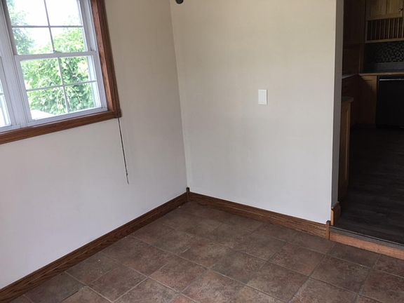 4th image of 2169 E County Road 250n