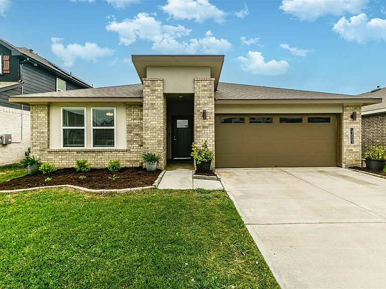 13005 Oleander Bay Ln — Photo 1