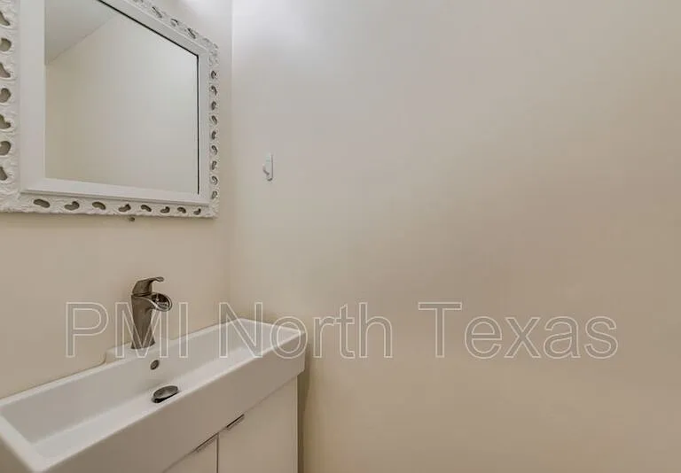 6000 Charleston Dr — Photo 11