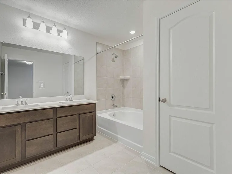 7706 Coral Key Dr — Photo 19