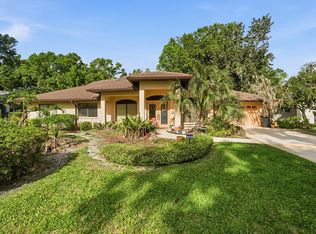 104 Peppertree Ct, Yalaha, FL 34797