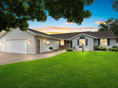 711 Woodlawn Ct, Luxemburg, WI, 54217