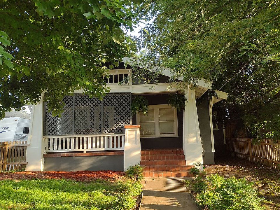 2nd image of 2256 E 8th St