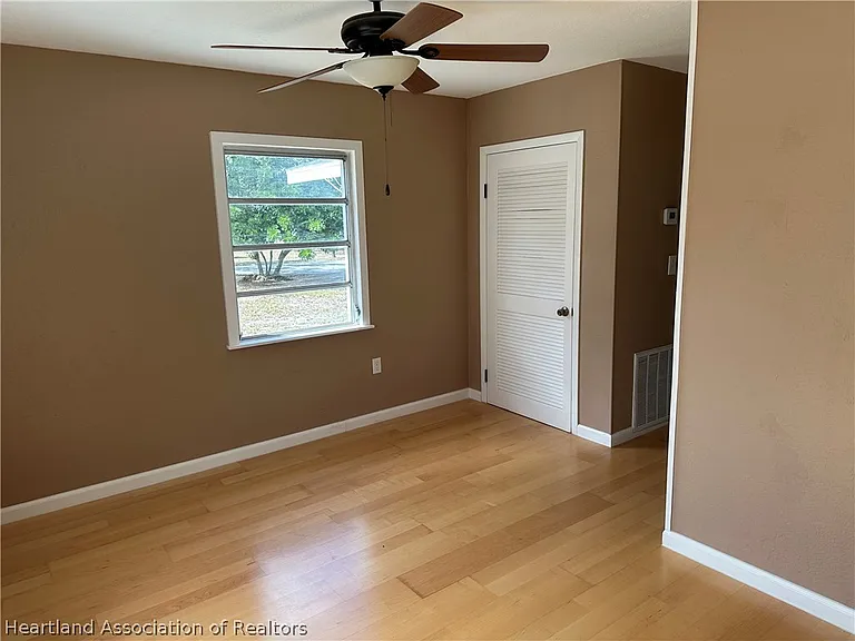 228 Magnolia Ave — Photo 10