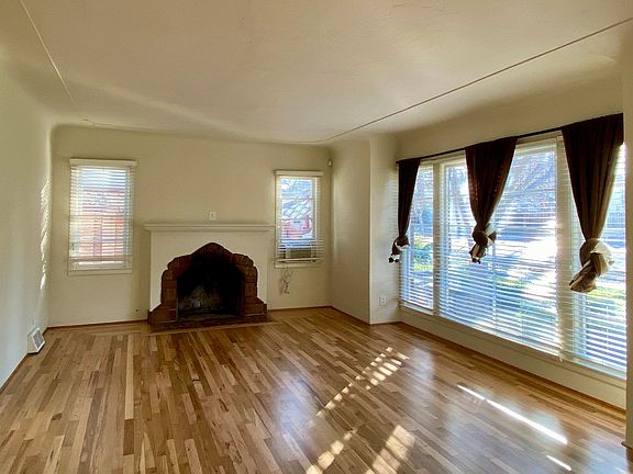 3rd image of 1490 Hicks Ave