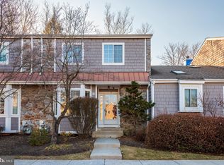 8 Lantern Ln, Wayne, PA 19087