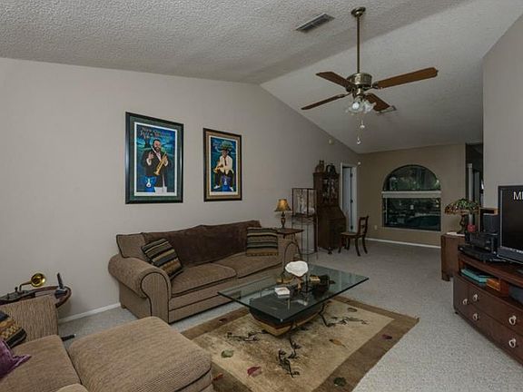3rd image of 10141 Cheshunt Dr