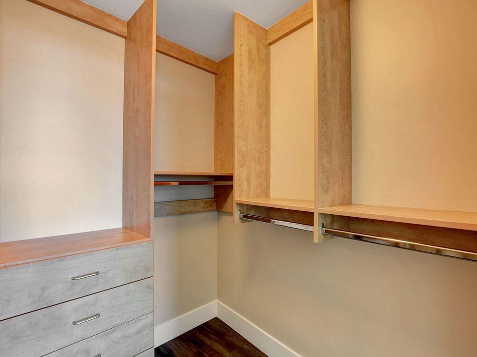 1st image of 322 Karen Ave Unit 3106