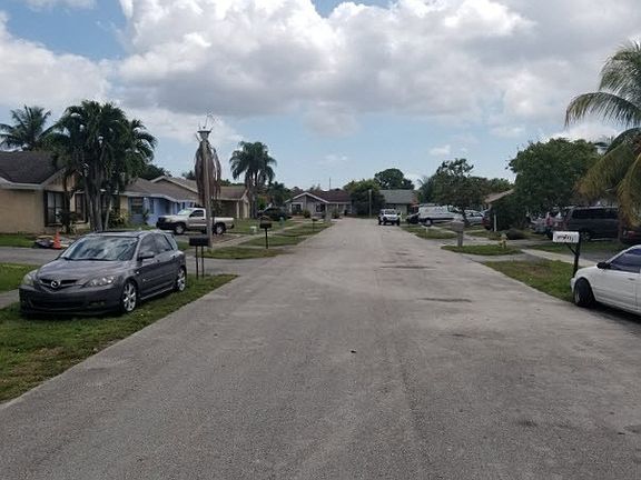 4th image of 7417 SW 14th Ct