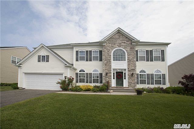 1st image of 16 Oakland Hills Dr