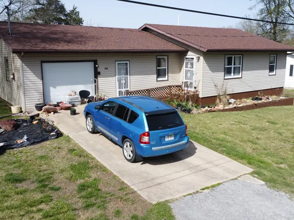 806 Lathrop Avenue, Ava, MO 65608