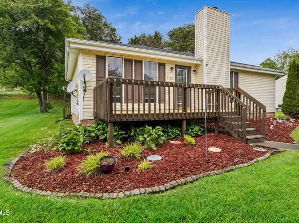 1760 Todd Dr, Johnson City, TN 37604