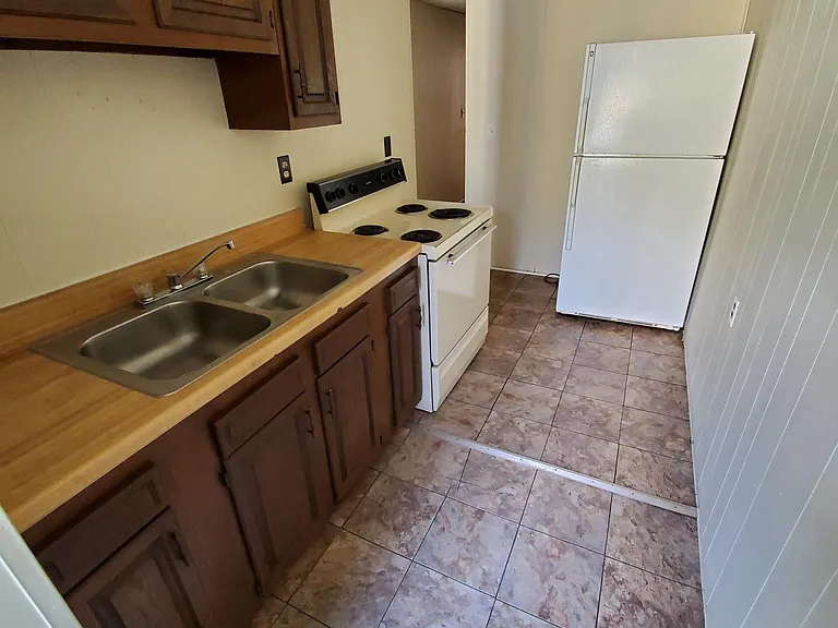 1035 Thornton Ave #6 — Photo 9