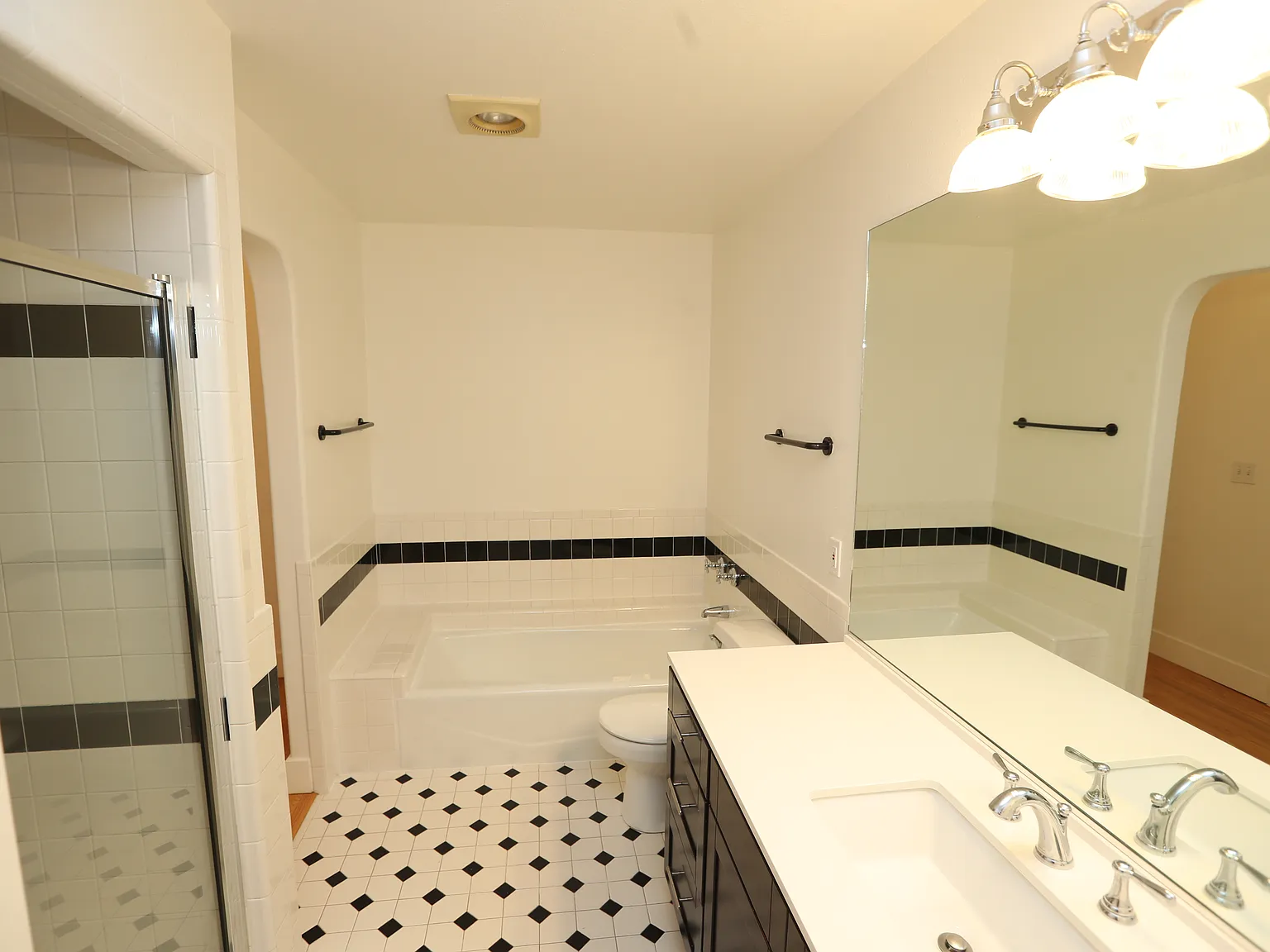 1 bed, 800 sqft, $5,500 — Photo 4