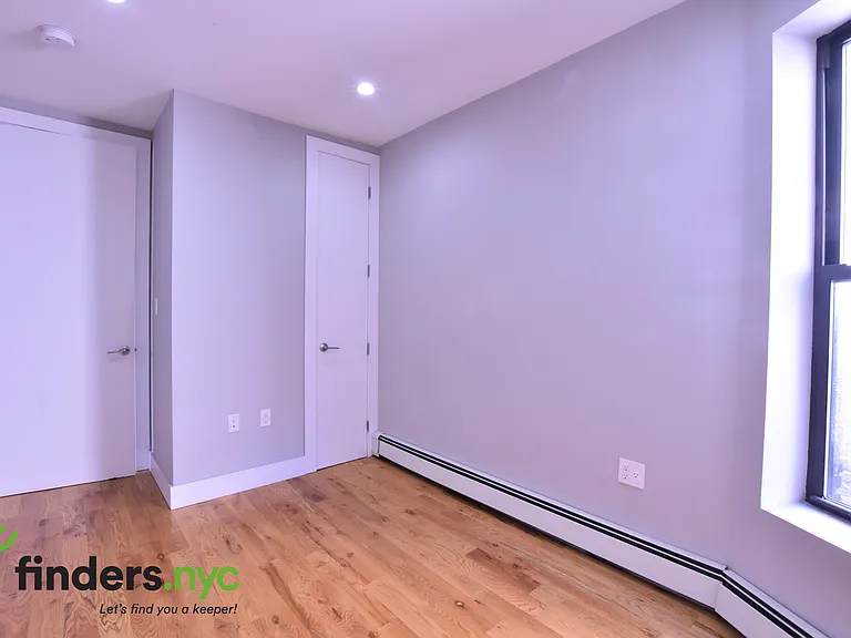 315 Alexander Ave #5R — Photo 4