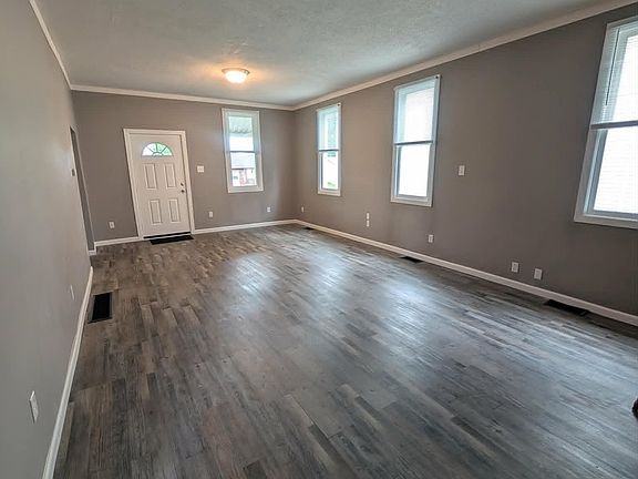 5th image of 413 Etna St