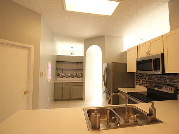 4th image of 12729 Woodbury Glen Dr
