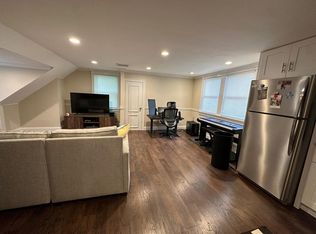 101 Elm St, Huntington, NY 11743