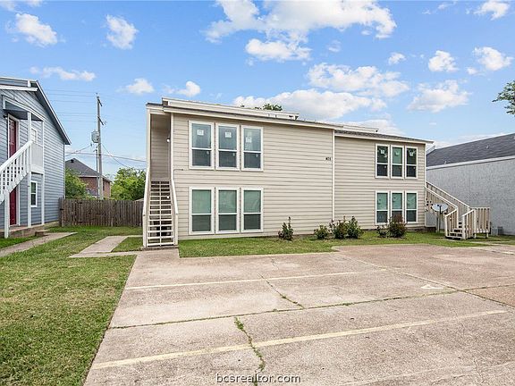 2nd image of 405 Manuel Dr APT D