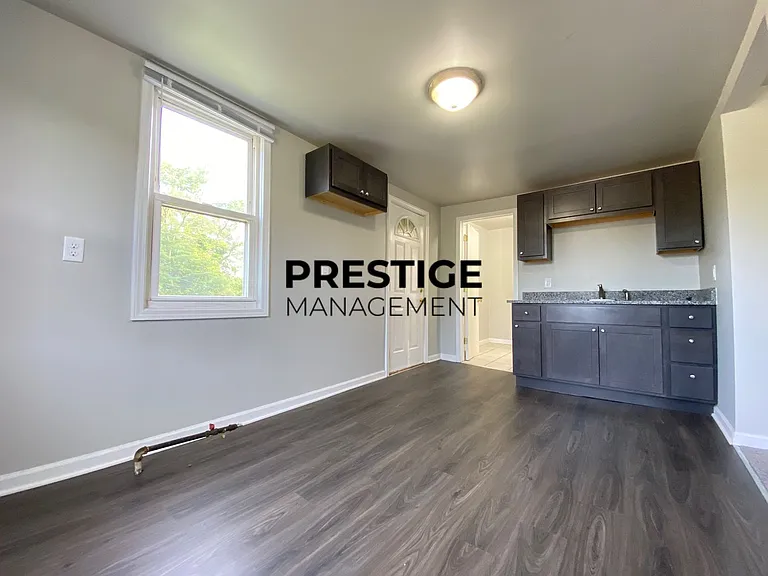 1236 W 17th Ave — Photo 5