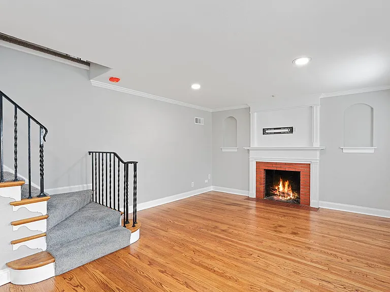 2904 Greentop Ct — Photo 13