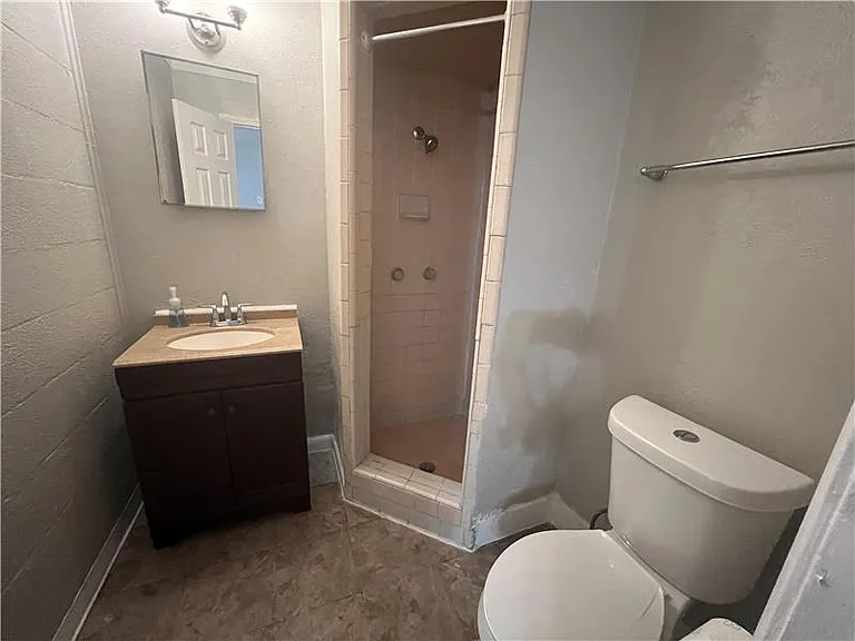 304 W Valley Rd #3 — Photo 7