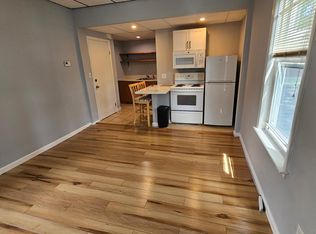 14 Oakland St APT 2C, Lowell, MA 01851