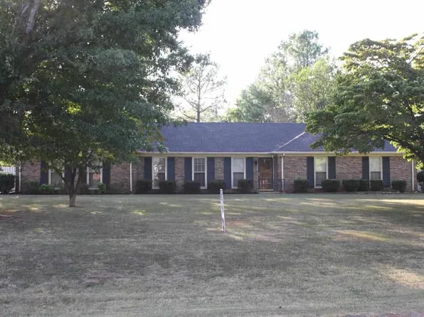 324 Plantation Dr, Meridianville, AL 35759