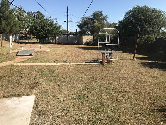 5th image of 302 W Texas Ave
