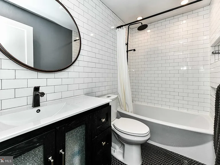 7308 Poplar Ct — Photo 17