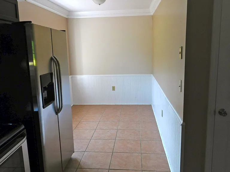 7608 Kyles Station Rd — Photo 13