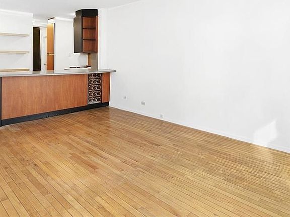 5th image of 320 E 54th St APT 6A
