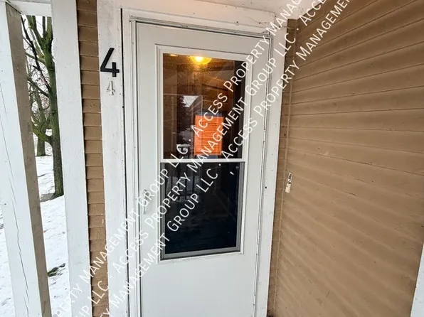 814 Broadway Ave NW, Grand Rapids, MI