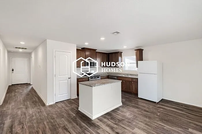 2624 E Cornell St — Photo 4