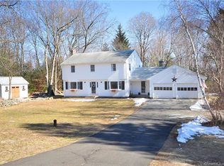 9 Highfield Dr, Burlington, CT 06013