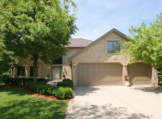 865 Jeanne Ct, Grayslake, IL 60030