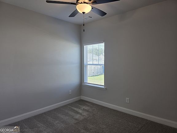 5th image of 123 Susan Dr