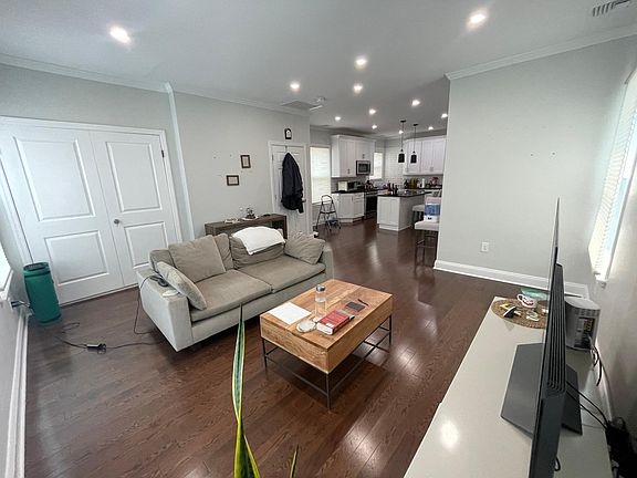 4th image of 70 Lake Ave #2A