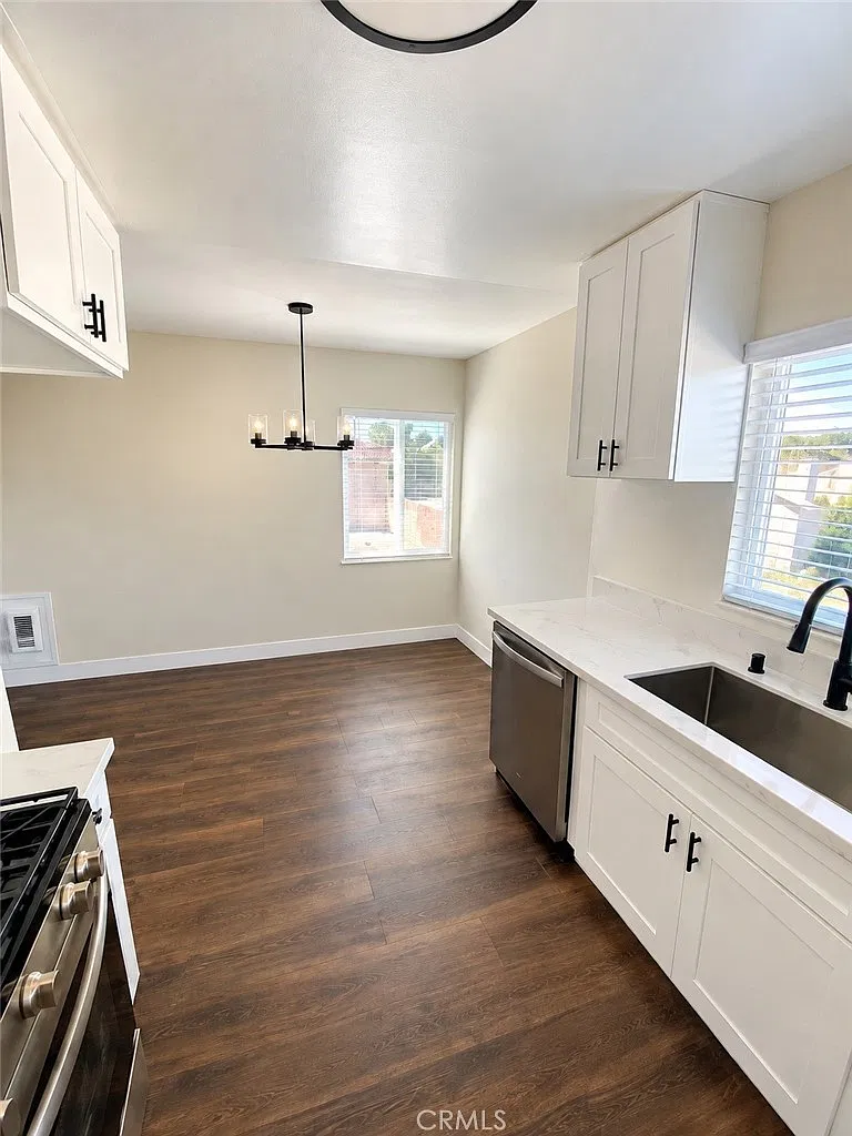 2 bed, 716 sqft, $2,495 — Photo 3