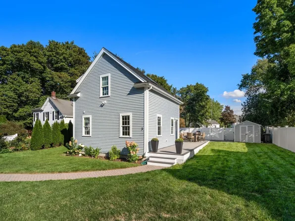 3 Broads Ave, Natick, MA 01760