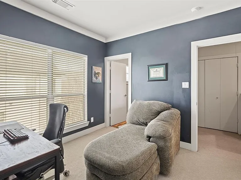 5226 Lillian St — Photo 11
